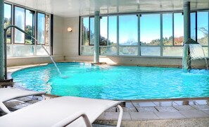 Indendørs pool