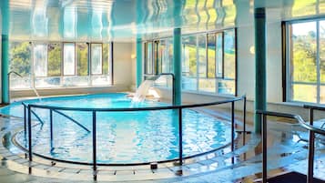 Indendørs pool