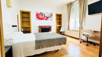 Superior tweepersoonskamer | Een bureau, gratis wifi, beddengoed