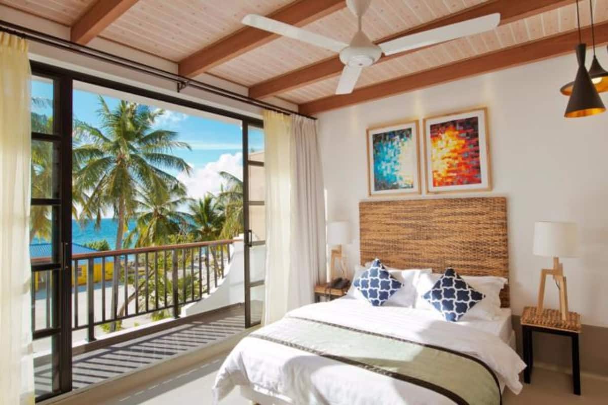 deluxe double room with balcony and partial sea view | 1 bedroom, egyptian cotton sheets, premium bedding, minibar