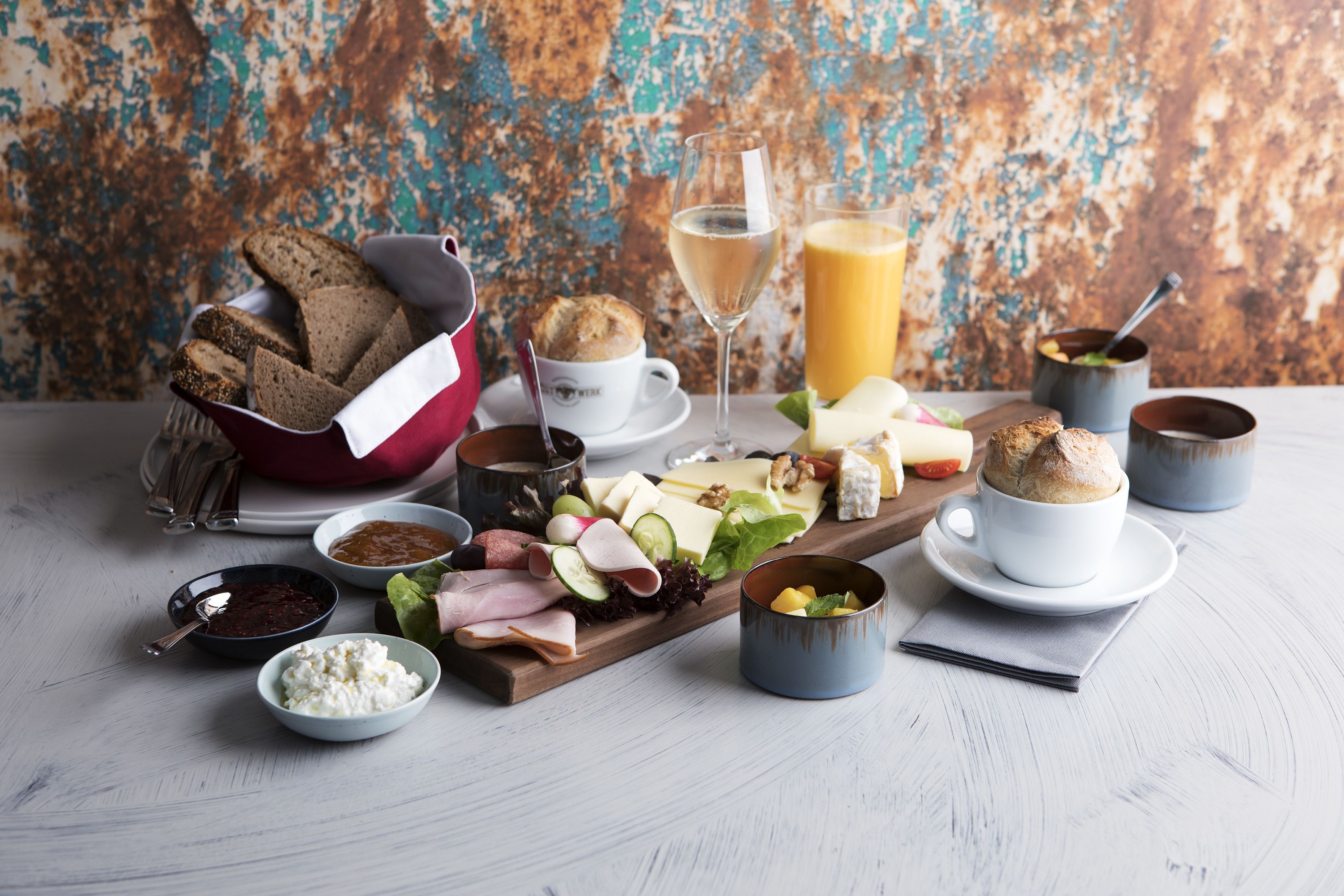 lunch and dinner served, french cuisine