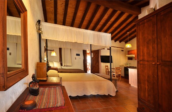 Free minibar, free rollaway beds, free WiFi