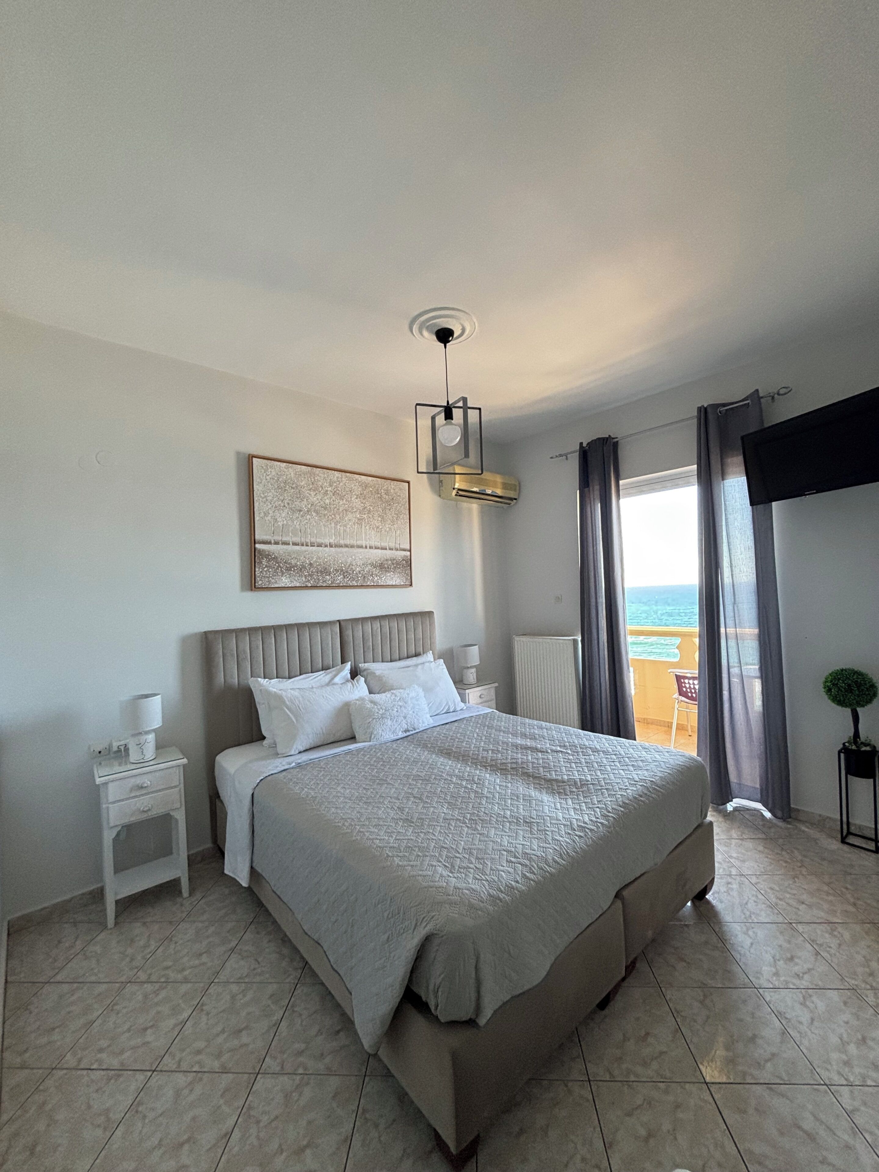 Studio (304) | In-room safe, soundproofing, free WiFi, bed sheets