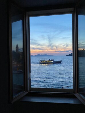 1 bedroom, in-room safe, desk, iron/ironing board - Hotel Glavović (Dubrovnik)