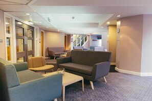 Interior entrance - Peter Scott House, Birmingham (Birmingham)