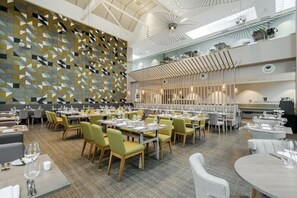 아침 식사, 점심 식사, 저녁 식사 제공, 영국 요리