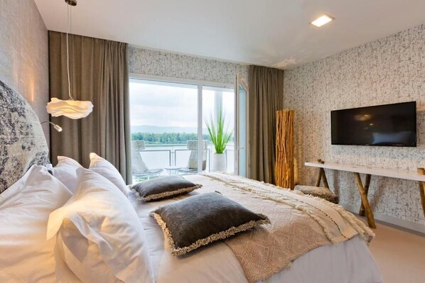 Minibar, in-room safe, desk, blackout drapes