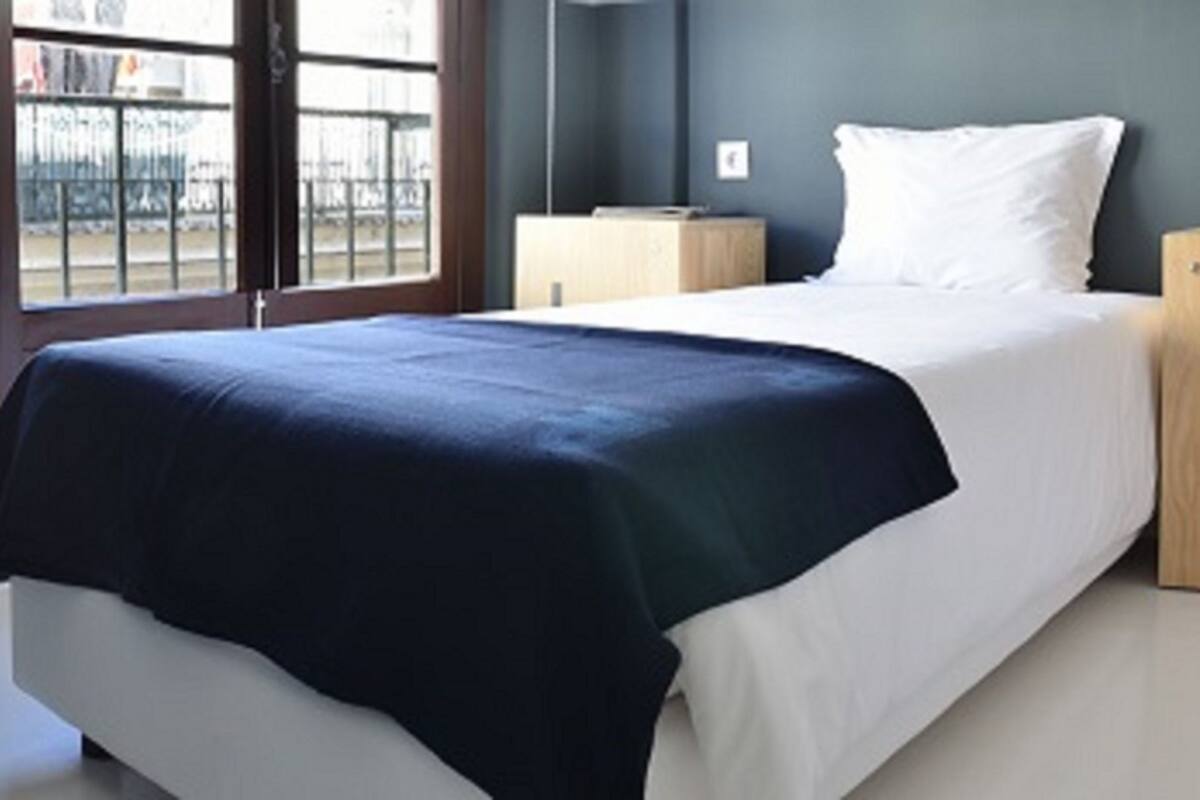 WiFi (free), bed sheets
