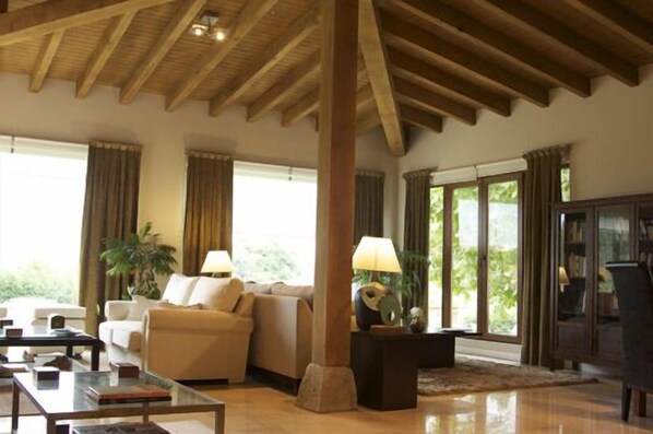 TV a schermo piatto 20 pollici con canali digitali, TV