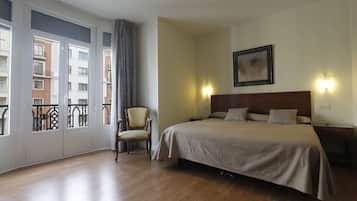 Habitación doble Premium | 1 habitación, minibar, caja de seguridad en la habitación y escritorio