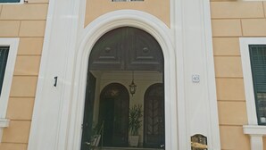 Exterior - San Pietro Suites (Rome)