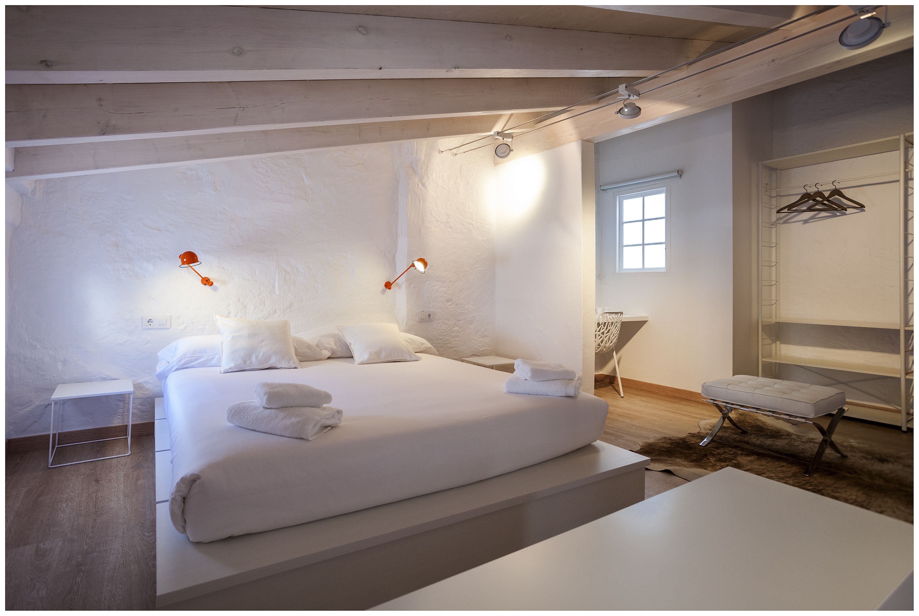 suite | minibar, desk, soundproofing, free wifi