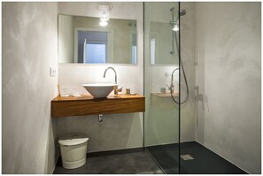 Doppelzimmer | Badezimmer | Dusche, Haartrockner, Handtücher