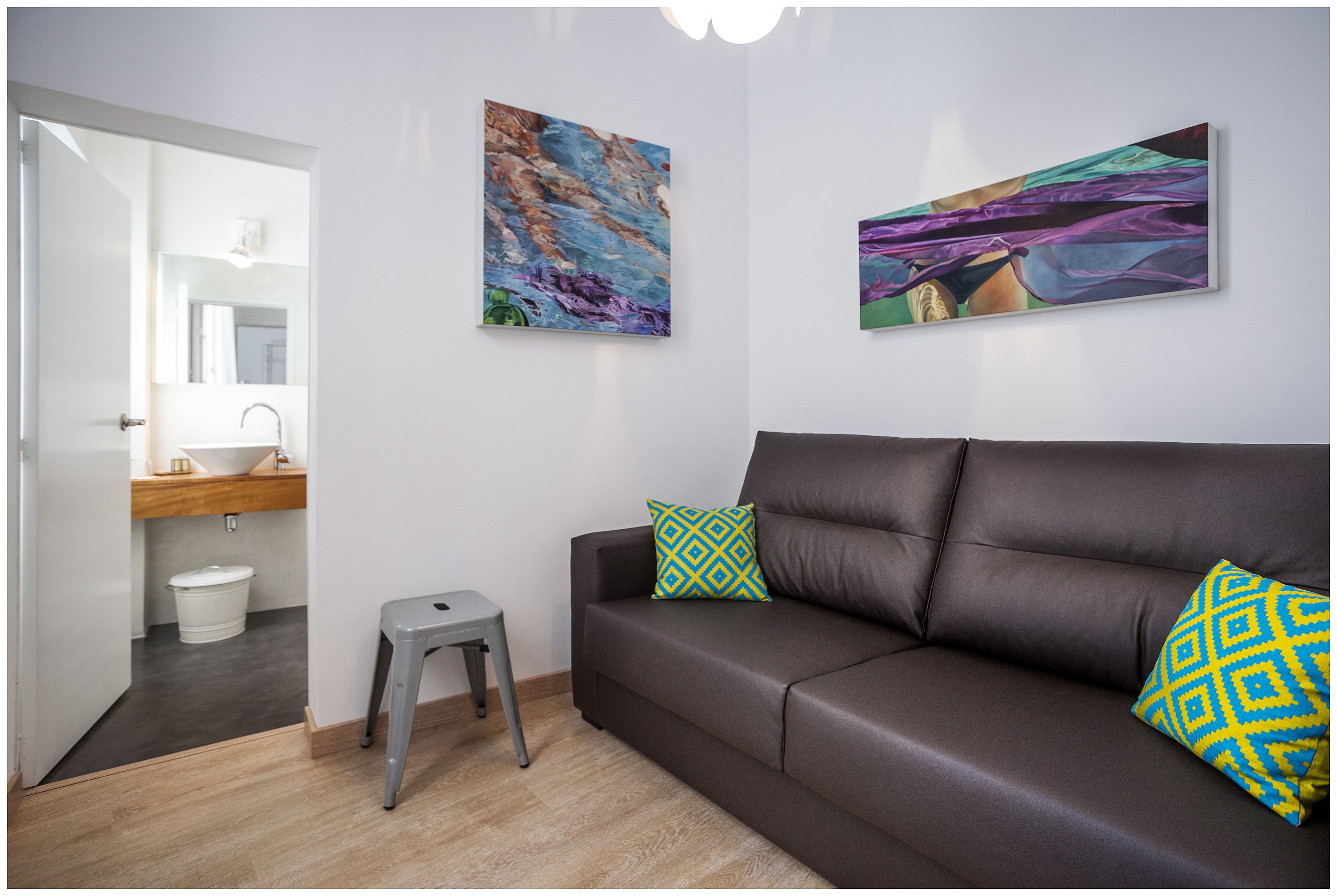 suite | minibar, desk, soundproofing, free wifi