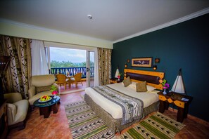 Minibar, in-room safe, desk, bed sheets