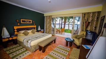 Minibar, in-room safe, desk, bed sheets