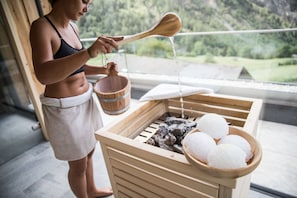 Sauna, Körperbehandlungen, Aromatherapie, Warmsteinmassagen