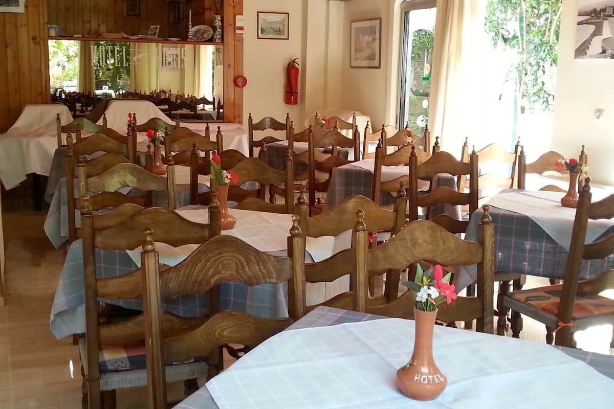 daily continental breakfast (eur 7 per person)