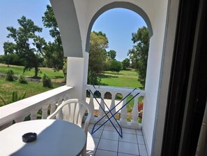 Outdoor dining - Babis Studios (Zakynthos)