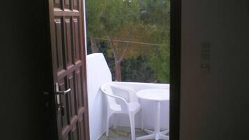 Deluxe Double or Twin Room, 1 Katil Kelamin (Double) atau 2 Katil Bujang (Single), Garden View | Peti besi dalam bilik, seterika/papan seterika, Wi-fi percuma