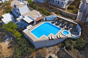 Seasonal outdoor pool, open 9:00 AM to 8:00 PM, pool umbrellas - Golden Sun Hotel (Ios)