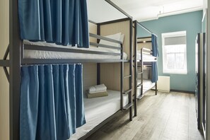 In-room safe, free WiFi, bed sheets