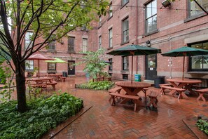 Terrace/patio - HI New York City - Hostel (New York)