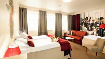 Habitación familiar | Decoración personalizada, muebles diferentes y escritorio