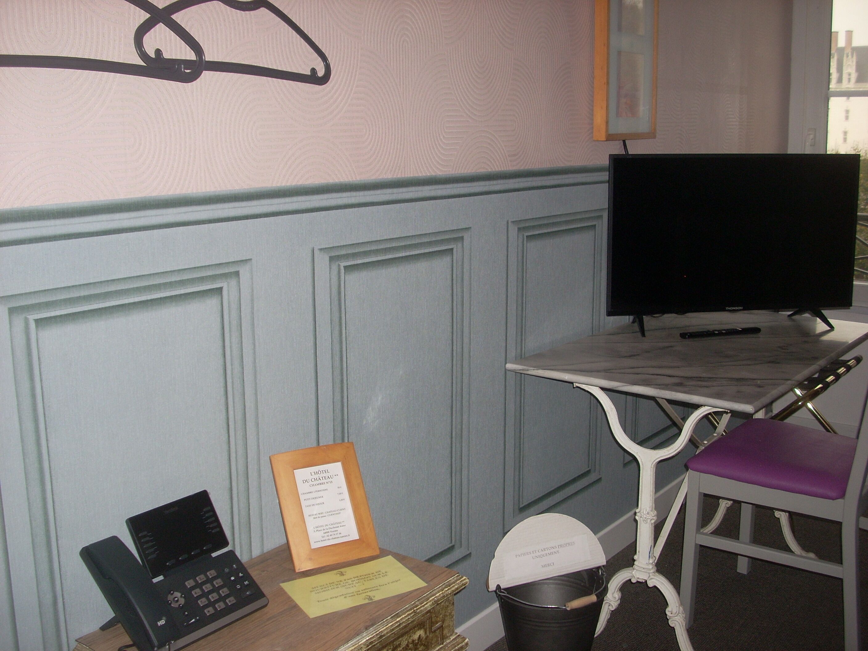 standard single room | desk, free wifi, bed sheets