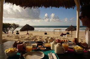 Daily continental breakfast (EUR 8 per person)
