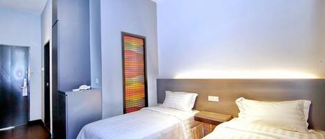 Desk, iron/ironing board, free WiFi