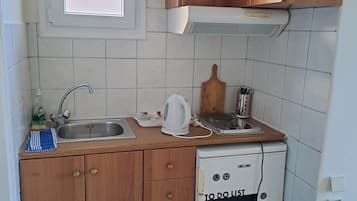 Basic Studio, Sea View | Private kitchen | Fridge, stovetop, electric kettle, cookware/dishes/utensils