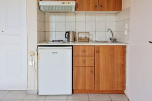 Basic Studio, Sea View (3 Adults ) | Private kitchen - Ballas Apartments (Kefalonia)