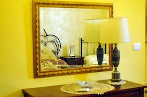 Luxury-Dreibettzimmer, 1 Schlafzimmer, Nichtraucher, Stadtblick | Zimmerausstattung