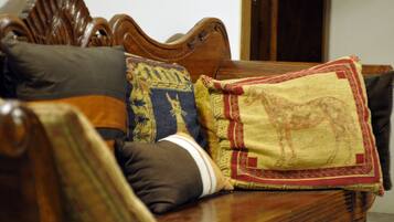 Área de estar no saguão