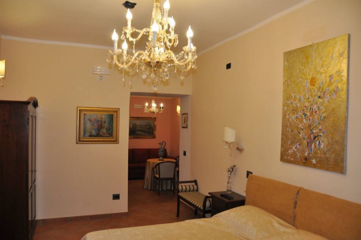Apartment | Minibar, desk, free WiFi, bed sheets