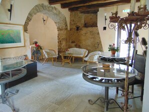 Interior entrance - Hotel Sgroi (Laureana Cilento)