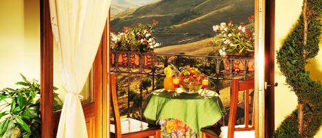 家庭客房, 1 間臥室, 山景, 山旁 | 陽台