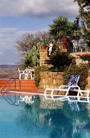 Outdoor pool - Agriturismo Villa Dafne (Alia)