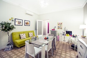 Check-in/check-out kiosk - Doralice Bed and breakfast (Catania)