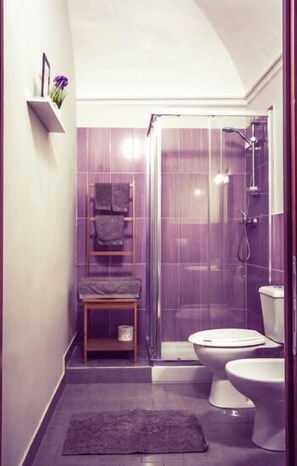 Triple Room, Balcony | Bathroom