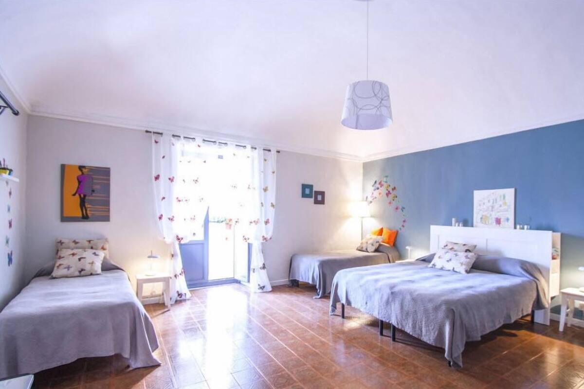 Firemannsrom, balkong (Private External Bathroom) | Sengetøy av topp kvalitet, skrivebord og barnesenger (inkludert)