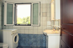 Duplex | Bathroom