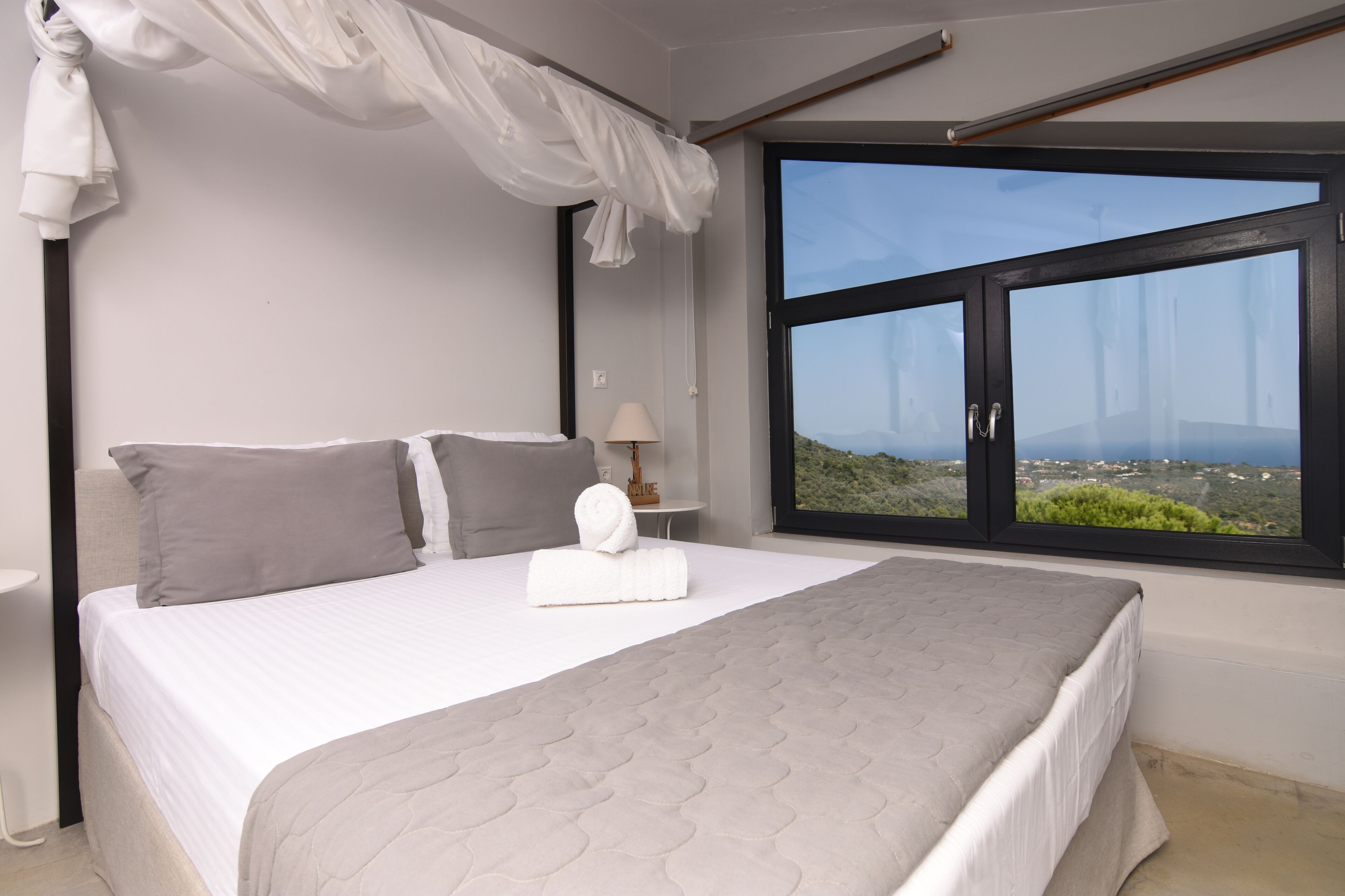 Premium bedding, in-room safe, desk, soundproofing