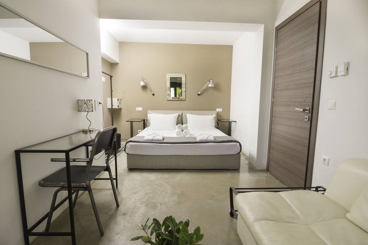 Classic Suite, Sea View, Ground Floor | Premium bedding, in-room safe, desk, soundproofing
