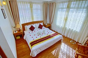 Superior Double Room | Minibar, in-room safe, desk, blackout drapes - Yuan Sheng Hotel (Mandalay)