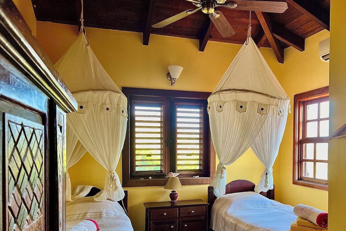 Desk, free WiFi, bed sheets
