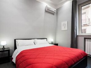 Elite Apartment, 2 Bedrooms, Smoking, Kitchen | Premium bedding, in-room safe, desk, iron/ironing board - Residence Montegrappa (Palermo)