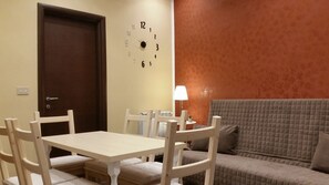 Grand Apartment, Non Smoking, Kitchen | Living room - Residence Montegrappa (Palermo)