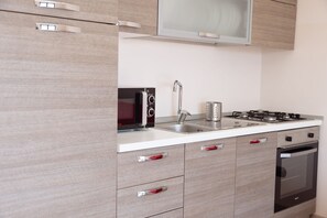 Standard Apartment, 1 Bedroom, Kitchenette, City View | Living area